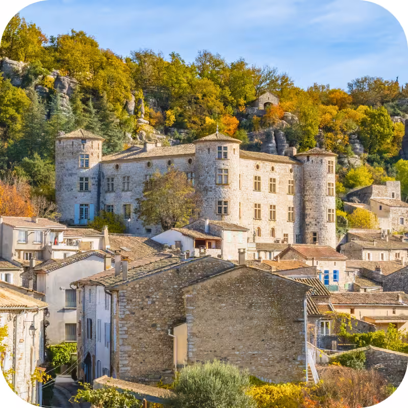 Le magnifique château de Vogüé